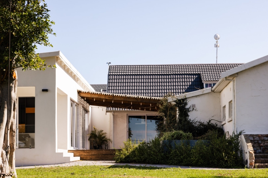 To Let commercial Property for Rent in Charlo Eastern Cape